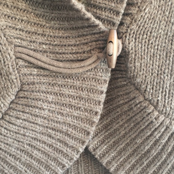 American Eagle cabin sweater - Picture 5 of 7